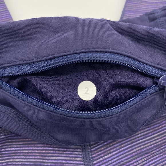 Lululemon Run Chase Me Crop Size 2 - Picture 7 of 7